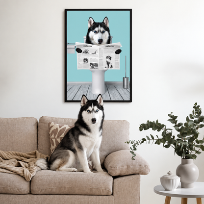 Poster d'un chien lisant le journal, dans un salon au-dessus d'un canapé. Chien assis sur le canapé.