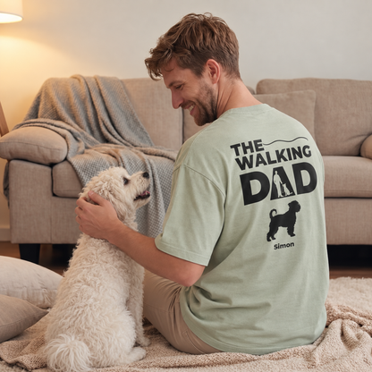 T-shirt vert menthe personnalisé avec l'inscription "The Walking Dad" et motif de chien au dos.