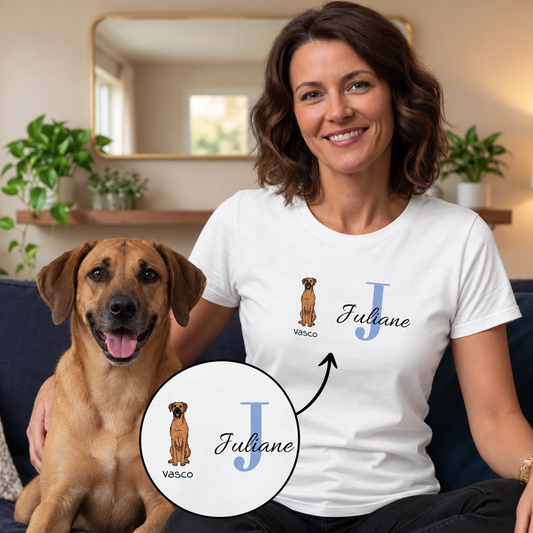 T-shirt blanc avec un chien imprimé, le nom Juliane et l'initiale J.