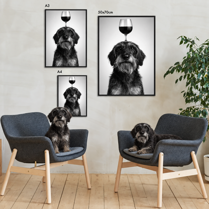 Posters personnalisés avec chien et verre à vin, formats A3 et A4, dans des cadres modernes.