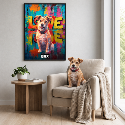 Poster personnalisé style street art d'un chien aux couleurs vives avec le nom "BAX". Chien assis sur un fauteuil beige.