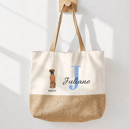 Sac cabas personnalisé en toile avec la lettre J, le prénom Juliane et un motif de chien en beige et marron.
