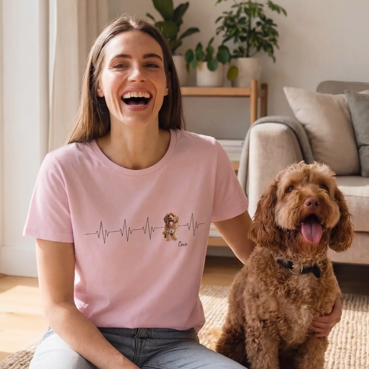 T-shirt rose avec motif battement de cœur et imprimé chien. Idéal pour les amoureux des animaux.